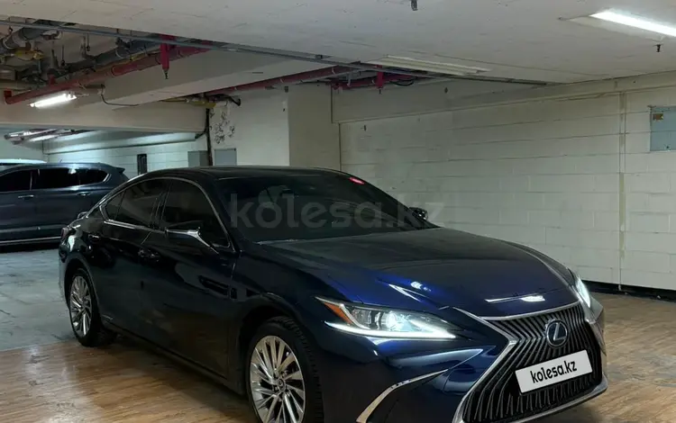 Lexus ES 300h 2021 года за 25 000 000 тг. в Алматы