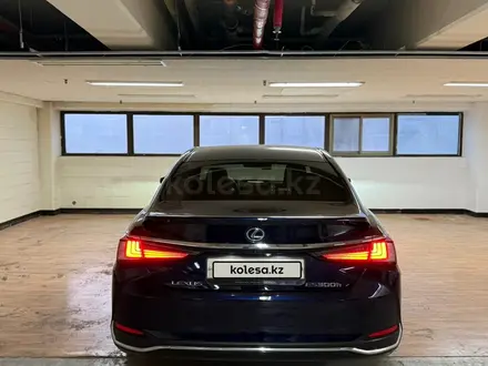 Lexus ES 300h 2021 года за 25 000 000 тг. в Алматы – фото 8