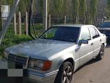 Mercedes-Benz E 200 1993 года за 1 600 000 тг. в Алматы – фото 3