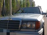Mercedes-Benz E 200 1993 года за 1 600 000 тг. в Алматы – фото 4