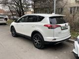 Toyota RAV4 2016 года за 13 700 000 тг. в Алматы – фото 5