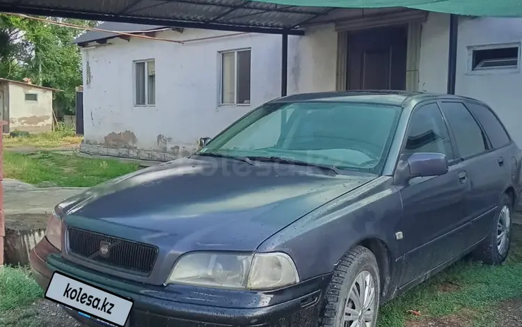 Volvo V40 1998 года за 1 500 000 тг. в Алматы