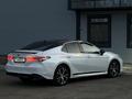Toyota Camry 2020 года за 8 700 000 тг. в Уральск – фото 3