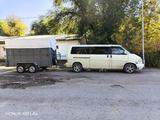 Volkswagen Caravelle 1999 года за 7 000 000 тг. в Алматы