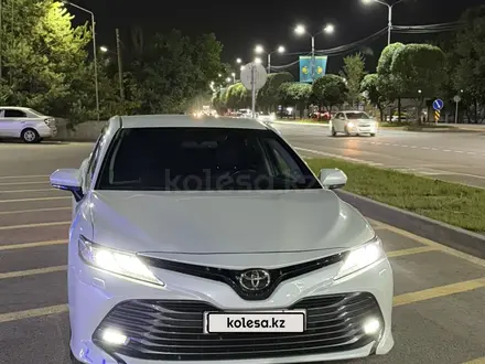 Toyota Camry 2019 года за 14 300 000 тг. в Алматы