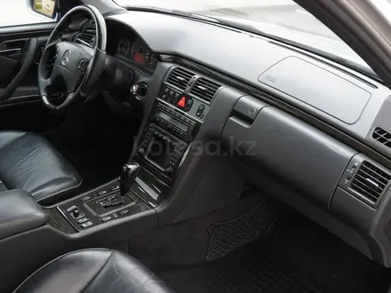 Mercedes-Benz E 320 1999 года за 6 200 000 тг. в Шымкент – фото 35