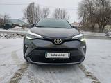 Toyota C-HR 2022 года за 15 800 000 тг. в Актобе – фото 2