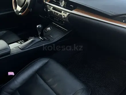 Lexus ES 300h 2015 года за 11 700 000 тг. в Астана – фото 12