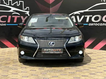 Lexus ES 300h 2013 года за 11 650 000 тг. в Атырау – фото 2