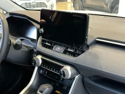Toyota RAV4 Luxe+ 2025 года за 23 990 000 тг. в Алматы – фото 4