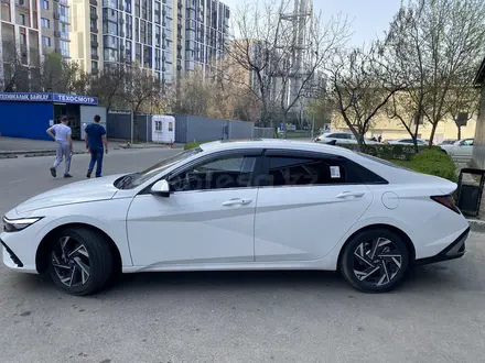 Hyundai Elantra 2023 года за 9 300 000 тг. в Алматы – фото 5
