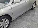 Toyota Camry 2010 годаfor6 800 000 тг. в Актау – фото 2