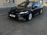 Toyota Camry 2019 года за 13 000 000 тг. в Атырау