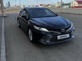 Toyota Camry 2019 года за 13 000 000 тг. в Атырау – фото 4