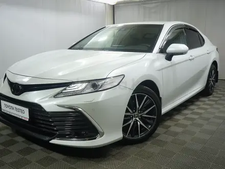 Toyota Camry 2021 года за 16 000 000 тг. в Алматы