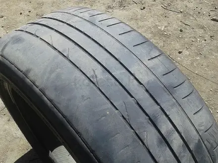 ОДНА шина 225/50 R18 — "Bridgestone Potenza RE050A" (Япония), лет за 12 000 тг. в Астана