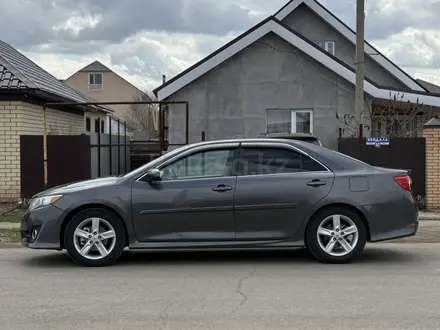 Toyota Camry 2014 года за 5 200 000 тг. в Уральск – фото 2