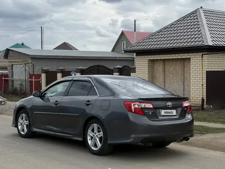 Toyota Camry 2014 года за 5 200 000 тг. в Уральск – фото 4