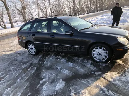 Mercedes-Benz C 240 2003 года за 3 600 000 тг. в Алматы – фото 5