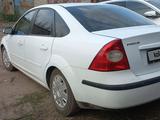 Ford Focus 2007 года за 3 000 000 тг. в Уральск – фото 2