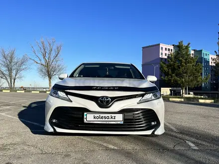 Toyota Camry 2019 года за 13 199 900 тг. в Шымкент – фото 2