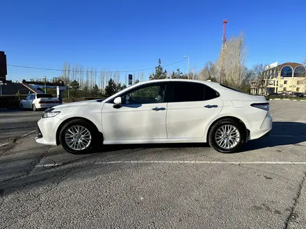 Toyota Camry 2019 года за 13 199 900 тг. в Шымкент – фото 4