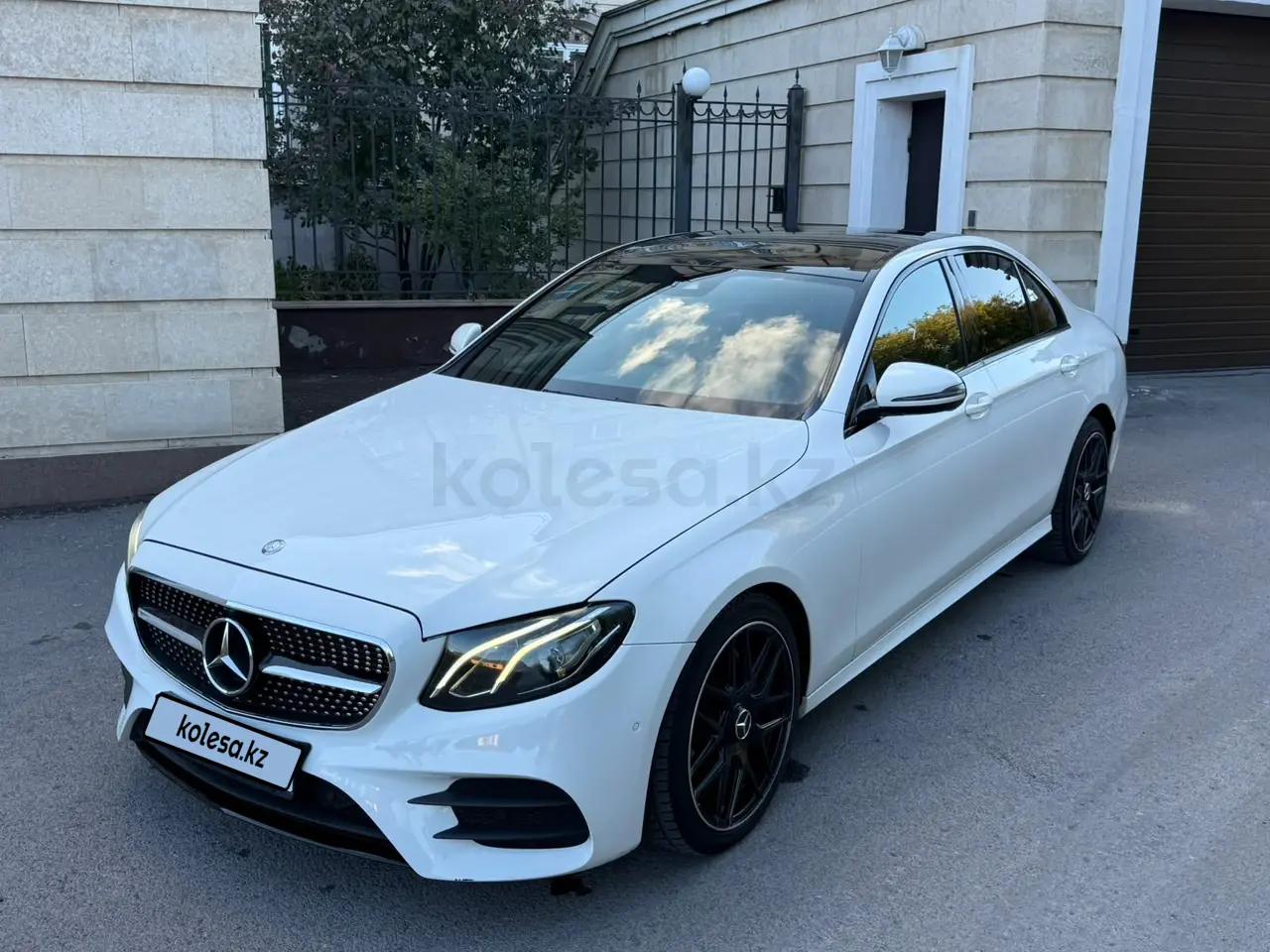 Mercedes-Benz E-Class, 2016
