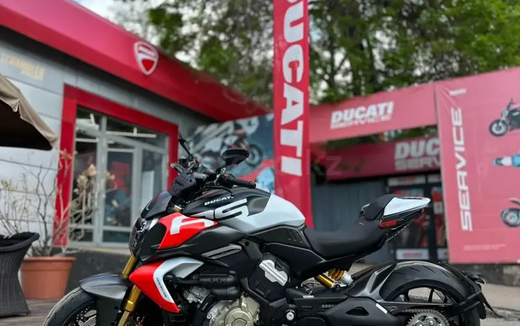Ducati  Diavel V4 RS 2026 года за 27 780 000 тг. в Алматы