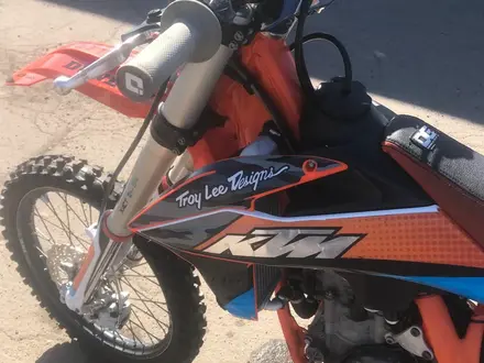 KTM  250 SX F 2022 года за 3 300 000 тг. в Семей – фото 2