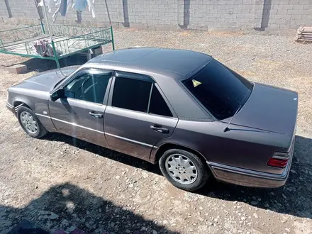 Mercedes-Benz E 220 1994 года за 1 800 000 тг. в Туркестан – фото 3