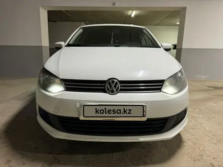 Volkswagen Polo 2014 года за 3 000 000 тг. в Актау – фото 4