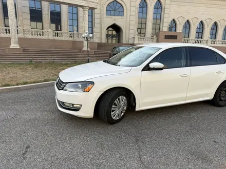 Volkswagen Passat 2013 года за 4 300 000 тг. в Атырау – фото 3