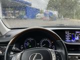 Lexus ES 300h 2014 годаfor9 900 000 тг. в Алматы – фото 4