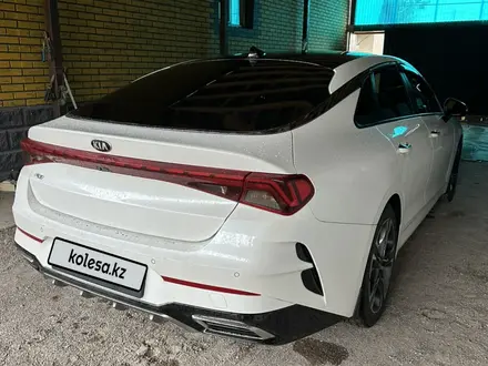 Kia K5 2021 года за 10 300 000 тг. в Алматы – фото 4