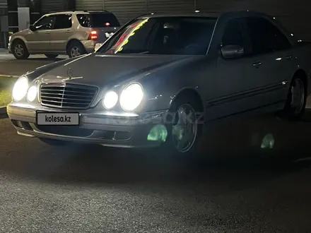 Mercedes-Benz E 320 2000 года за 5 700 000 тг. в Алматы – фото 7