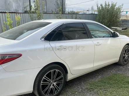 Toyota Camry 2015 года за 9 200 000 тг. в Алматы – фото 3