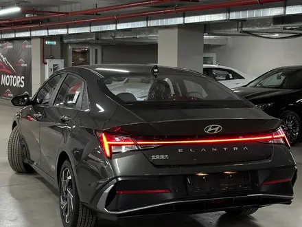 Hyundai Elantra Luxe 2023 года за 9 200 000 тг. в Шымкент – фото 4