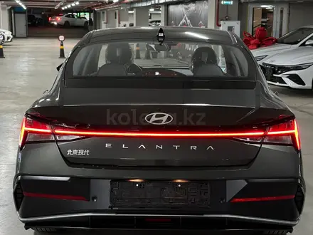 Hyundai Elantra Luxe 2023 года за 9 200 000 тг. в Шымкент – фото 5