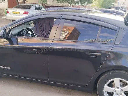 Chevrolet Cruze 2012 года за 3 500 000 тг. в Астана – фото 2