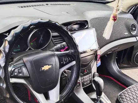 Chevrolet Cruze 2012 года за 3 500 000 тг. в Астана – фото 3