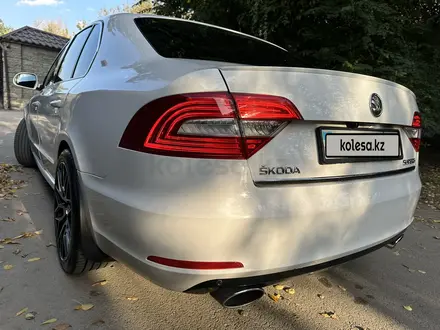 Skoda Superb 2013 года за 6 800 000 тг. в Алматы – фото 6