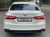 Toyota Camry 2018 года за 12 500 000 тг. в Алматы – фото 3