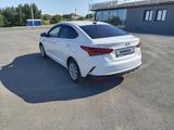 Hyundai Accent 2022 года за 6 800 000 тг. в Актобе – фото 2