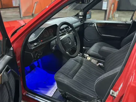 Mercedes-Benz E 230 1991 года за 1 800 000 тг. в Алматы – фото 13