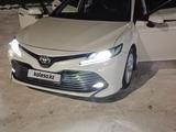 Toyota Camry 2018 годаүшін13 500 000 тг. в Семей – фото 2