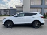 Hyundai Santa Fe 2017 года за 5 800 000 тг. в Актау – фото 4