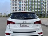 Hyundai Santa Fe 2017 года за 5 800 000 тг. в Актау – фото 2