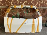 Крышка багажника Toyota Sienna 10-17 г б/у оригиналүшін750 000 тг. в Алматы