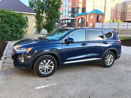 Hyundai Santa Fe 2019 года за 9 000 000 тг. в Актобе