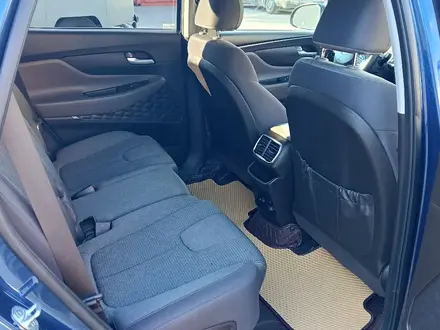 Hyundai Santa Fe 2019 года за 9 000 000 тг. в Актобе – фото 3
